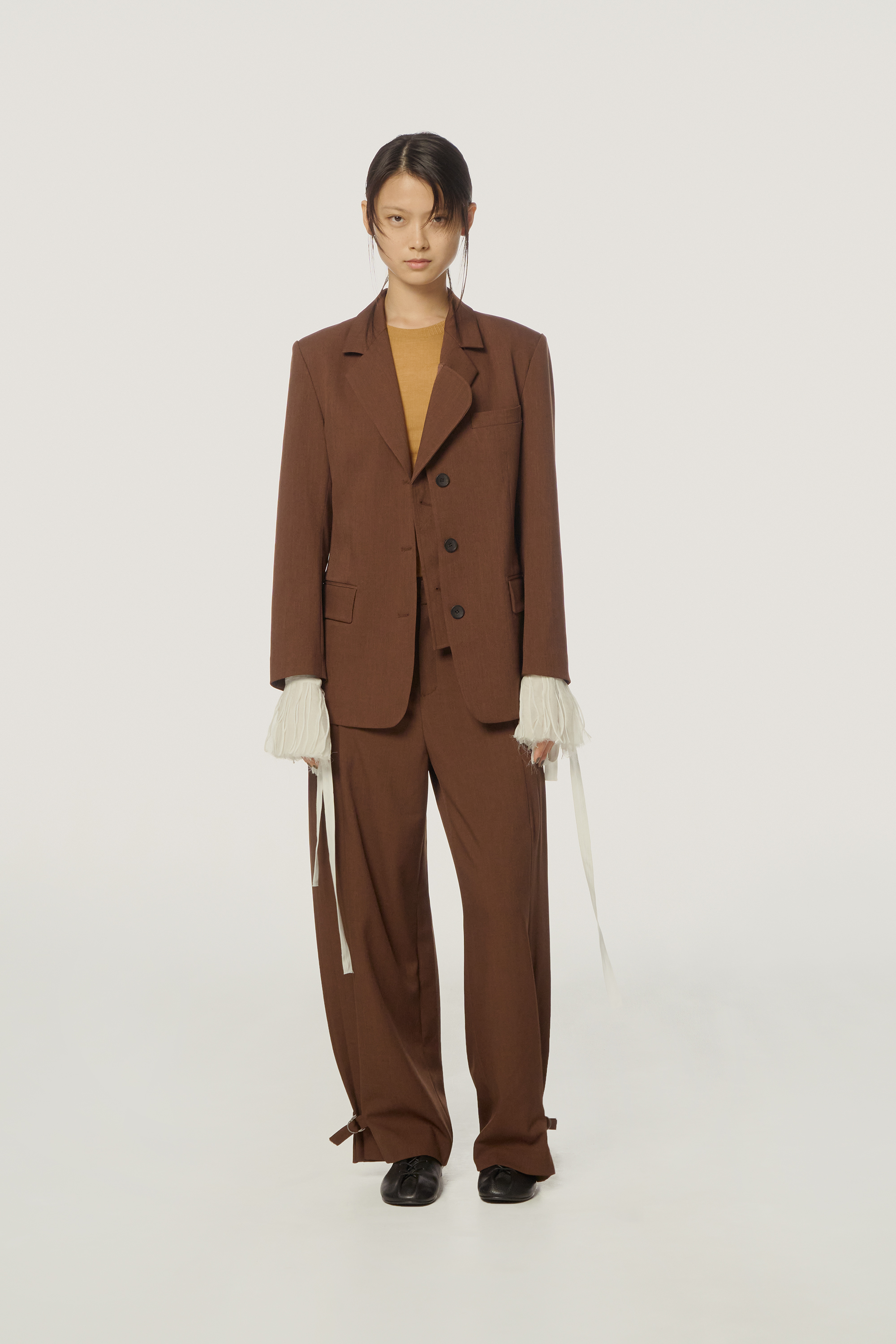 LOOK 01