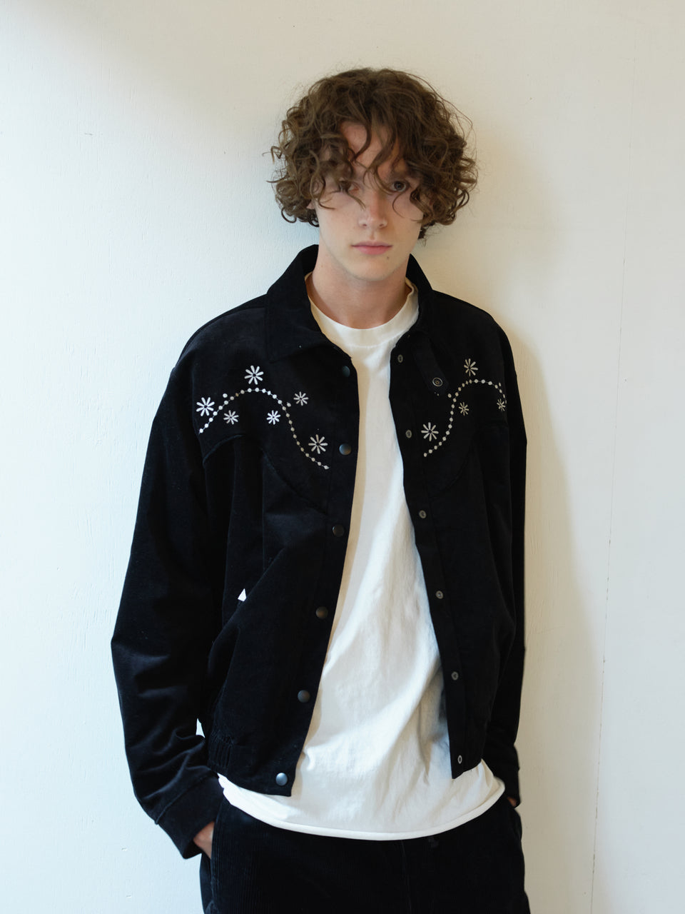 LOOK 02