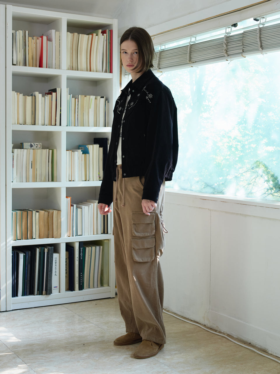 LOOK 02