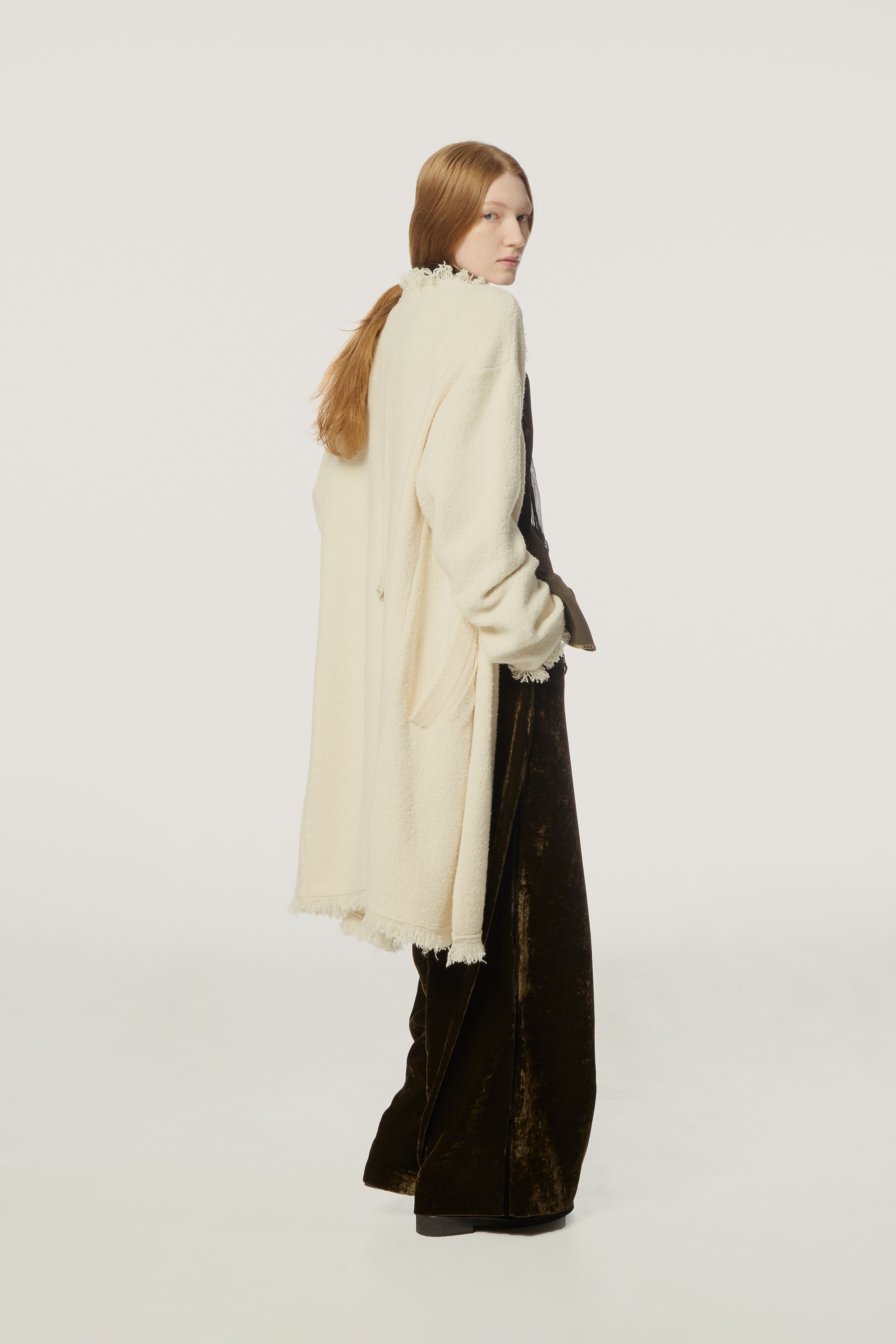 LOOK 02