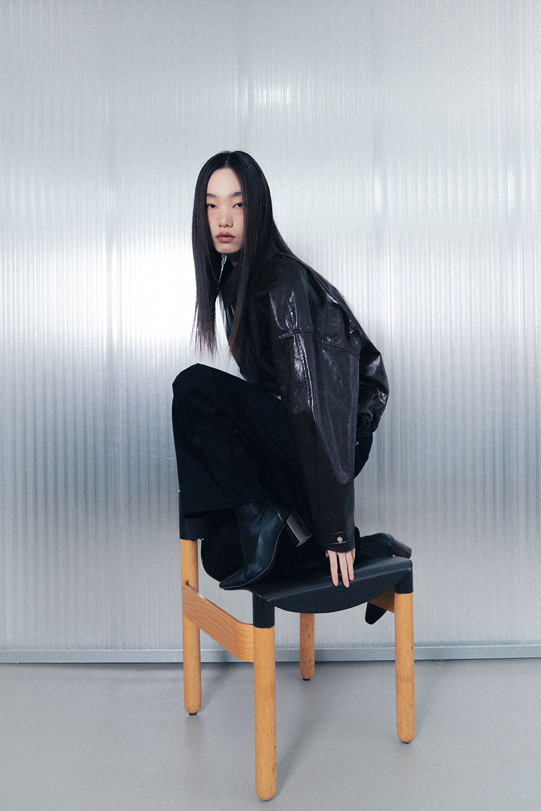 LOOK 01