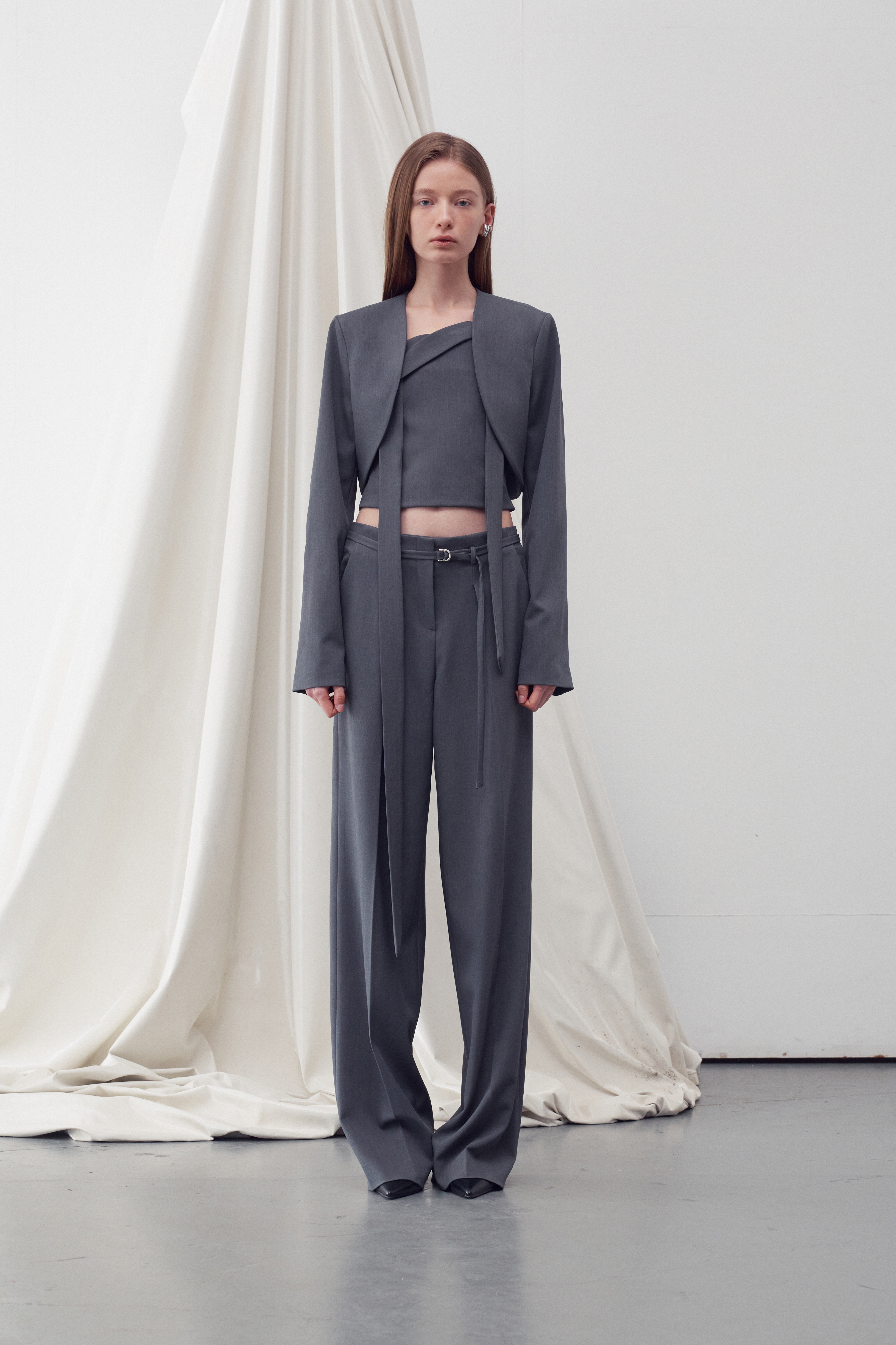 LOOK 02