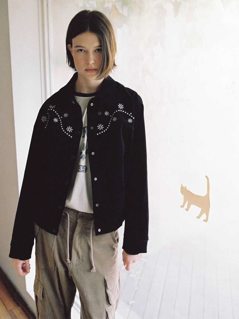 LOOK 02
