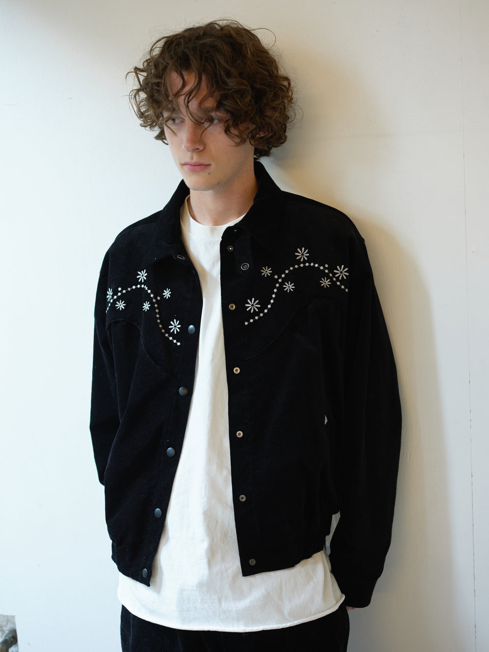 LOOK 02