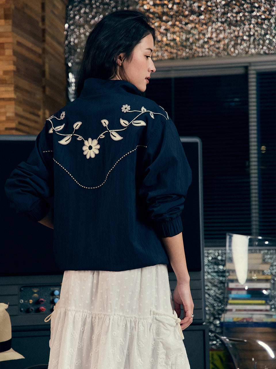 LOOK 08