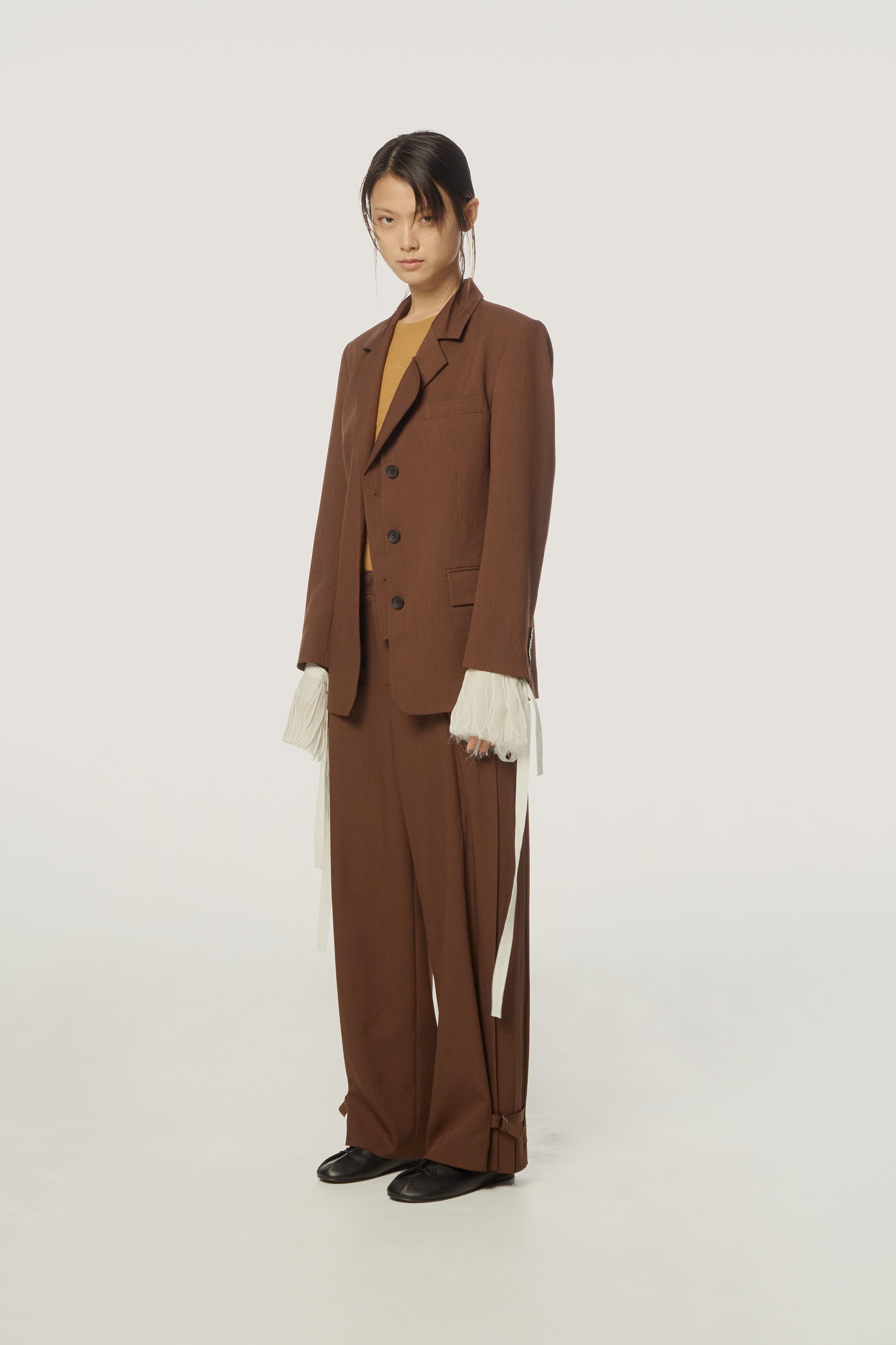 LOOK 01